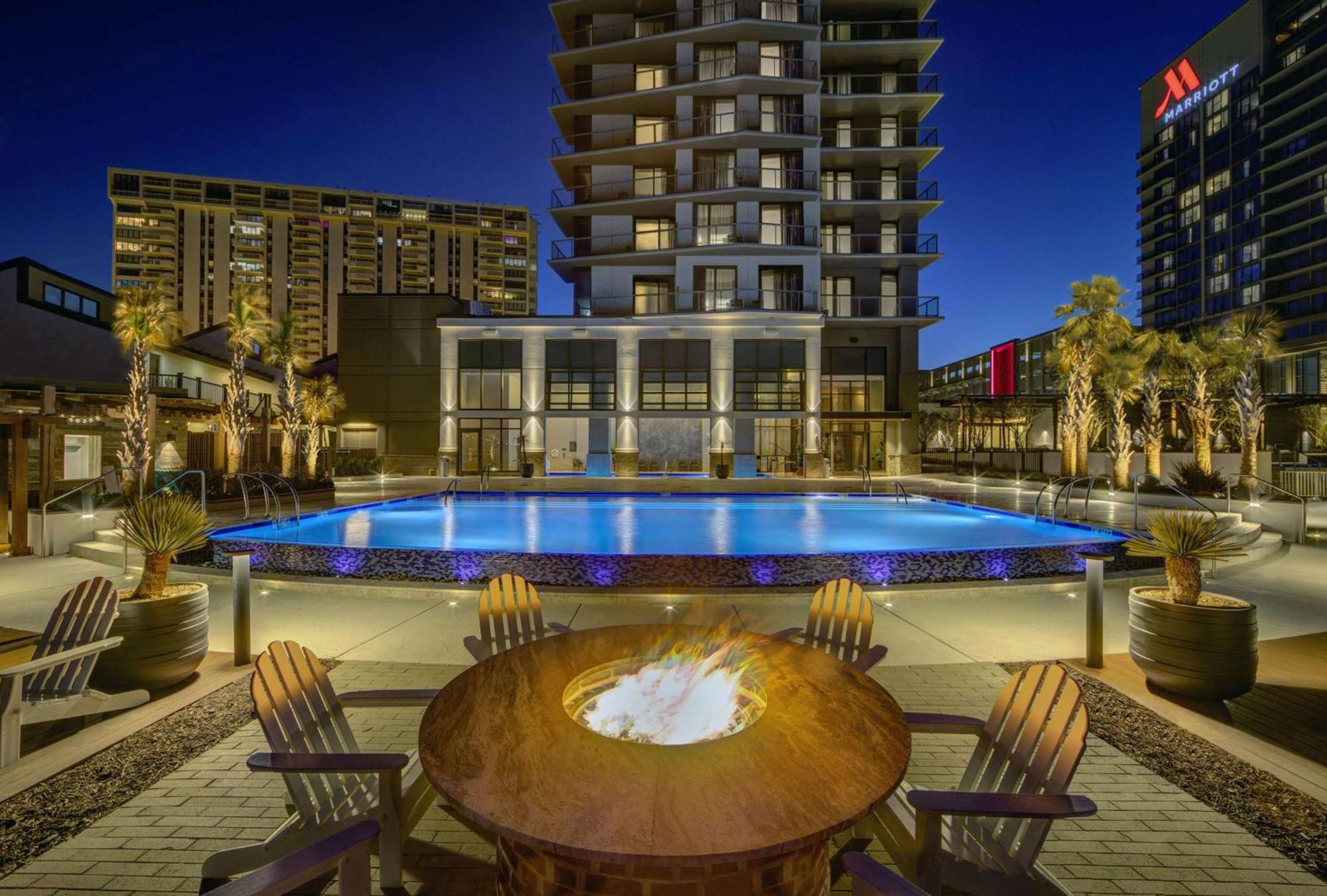 Embassy Suites By Hilton Virginia Beach Oceanfront Resort Exterior photo